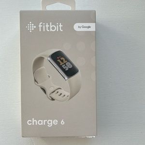 Fitbit Charge 6 Porcelain / Silver Aluminum